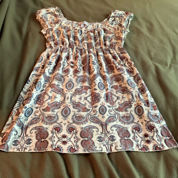 Speechless Dresses & Skirts - Speechless cap sleeve, paisley dress.  Elastic around neck & under bust.  Size M